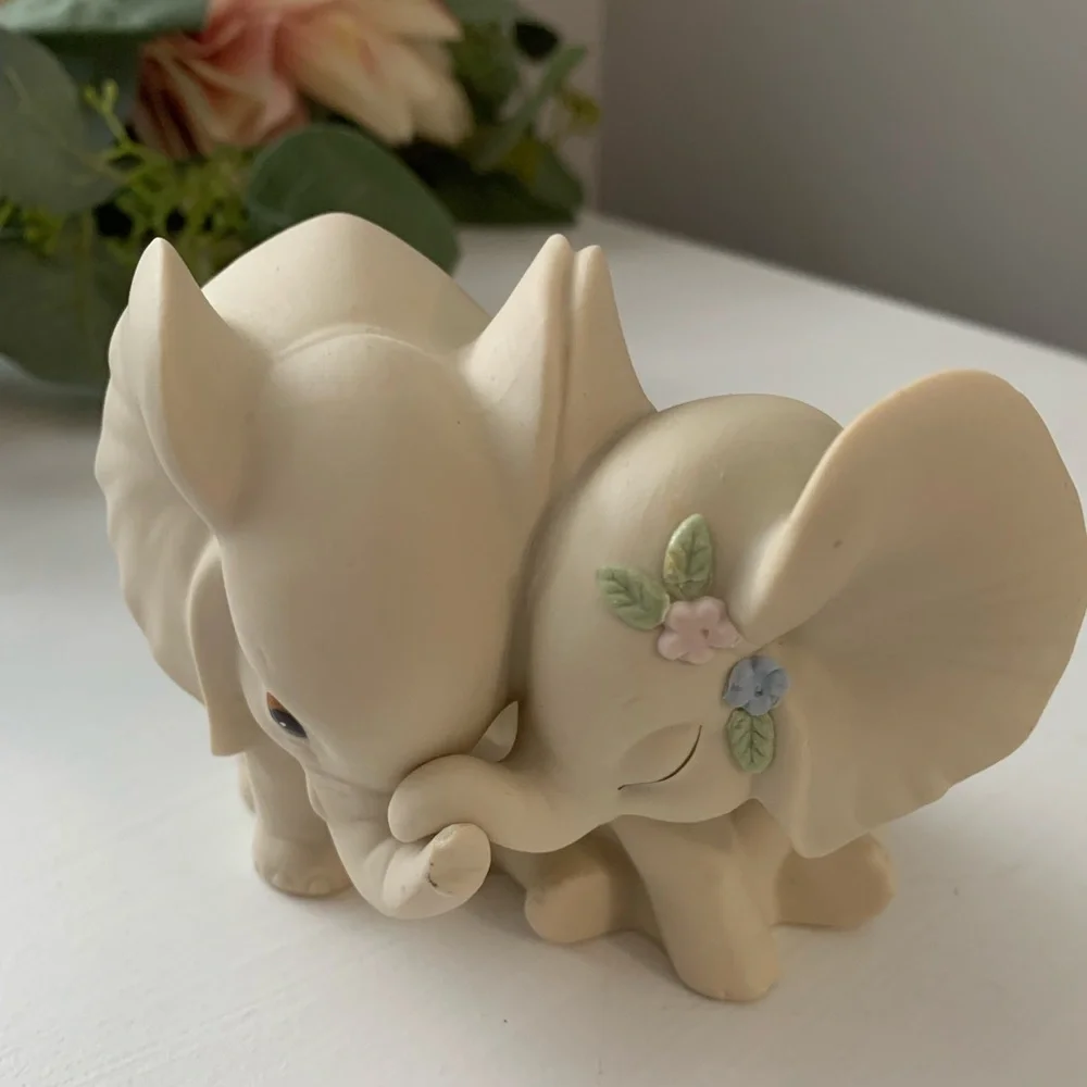 New In Box Home Interiors Elephant Pair